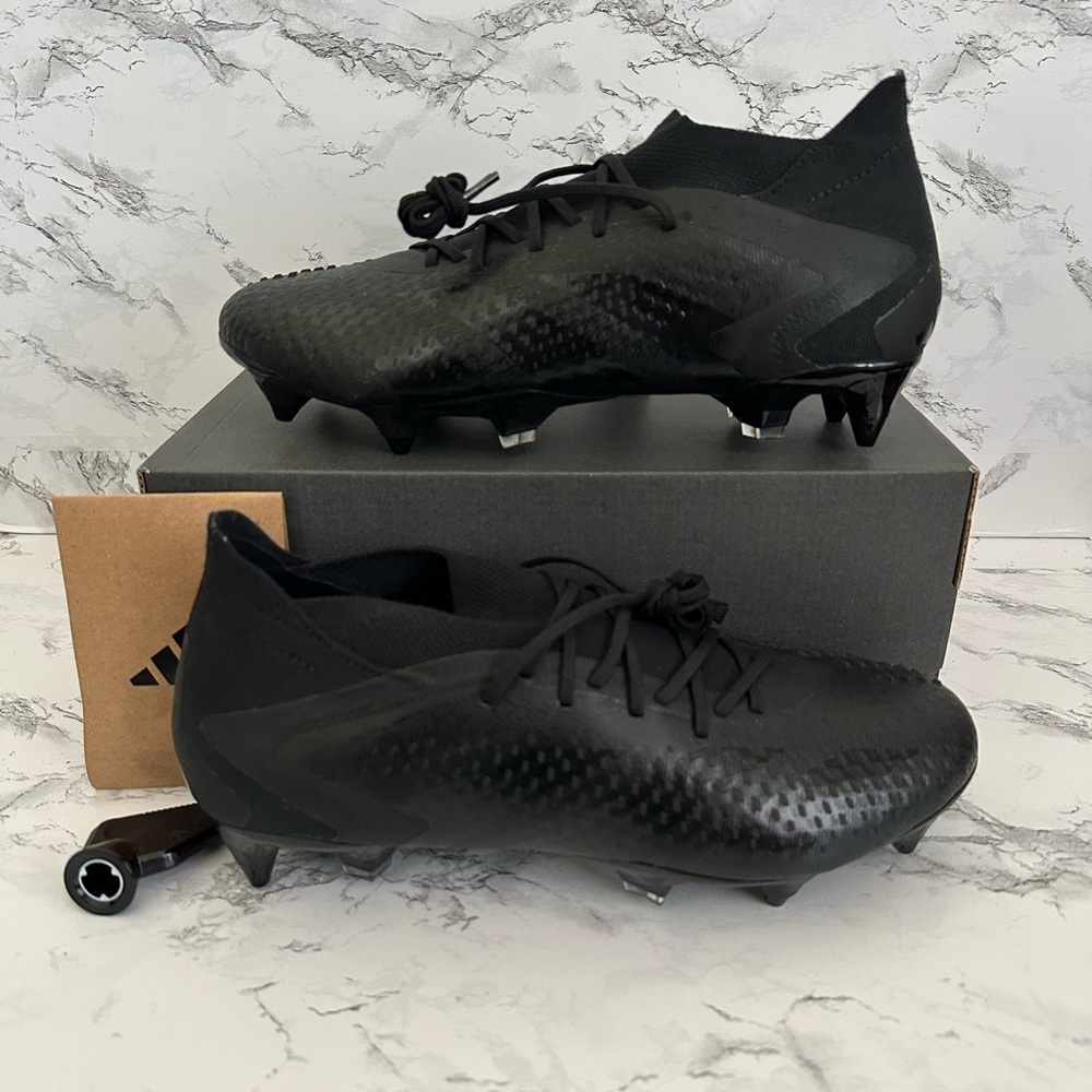 Adidas Predator Accuracy.1 SG Nightstrike Pack Soccer Cleats Elite Women Size 9